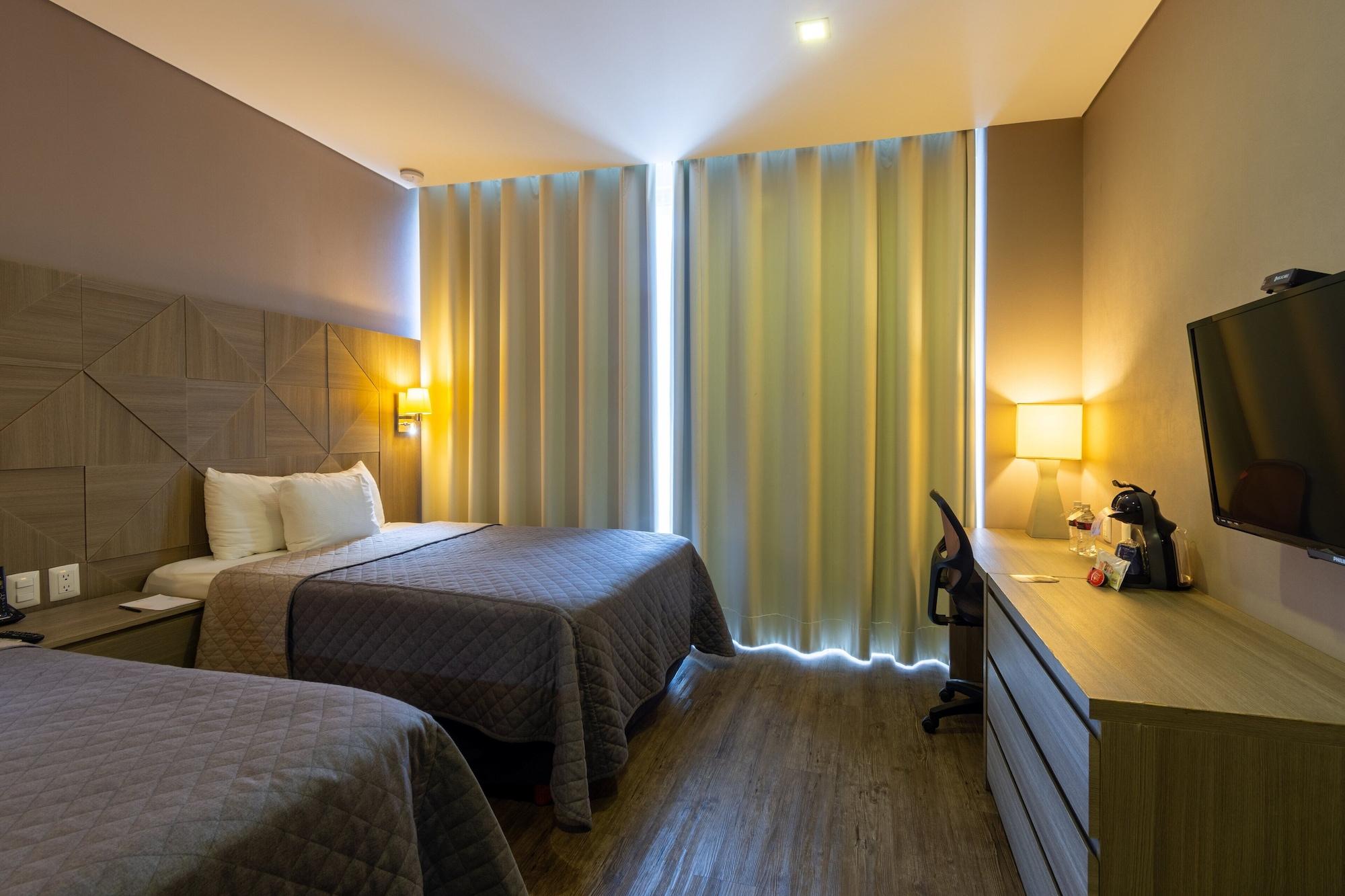 Hotel Glow Point - Mulza León de los Aldamas Extérieur photo