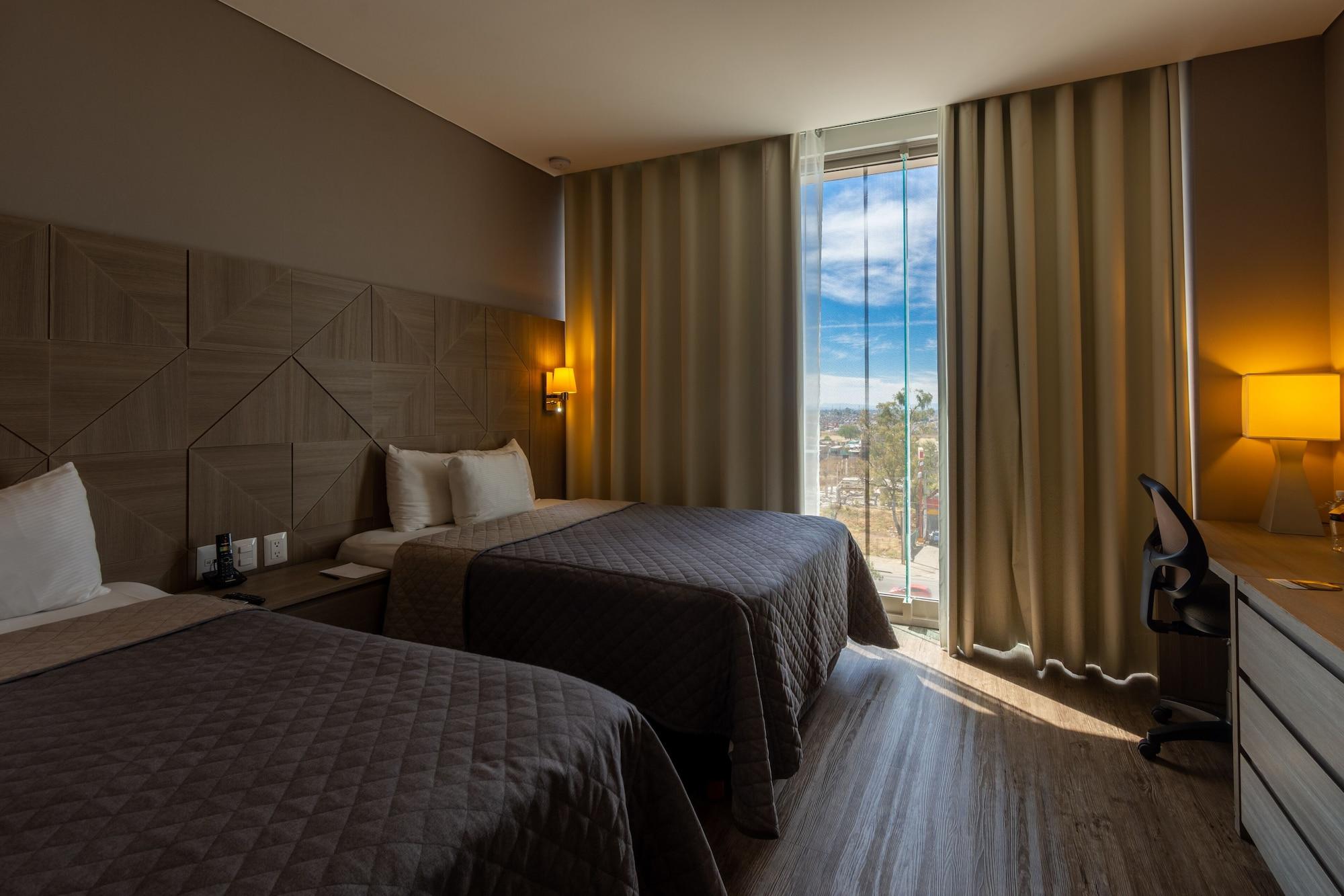 Hotel Glow Point - Mulza León de los Aldamas Extérieur photo
